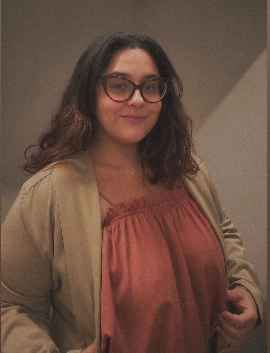 Retrato profissional da Psicóloga e Neuropsicóloga Ana Luisa Araujo Sousa em Goiânia